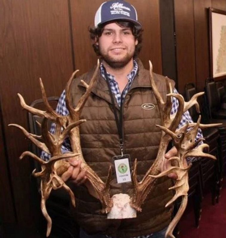 47 Point Buck Shot in Tennessee New World Record Whitetail